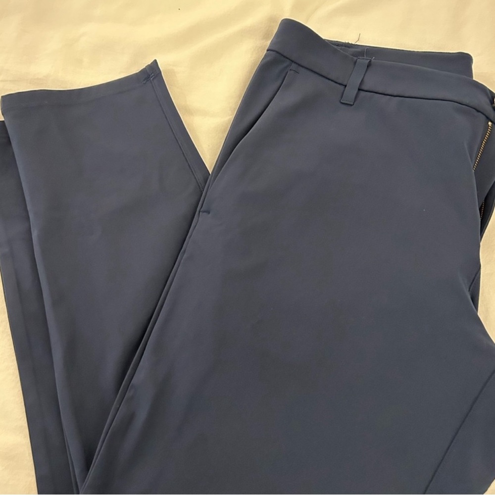 Lululemon Commission Dress Pant / Blue / Classic Fit / Size 35 x 32 inch inseam